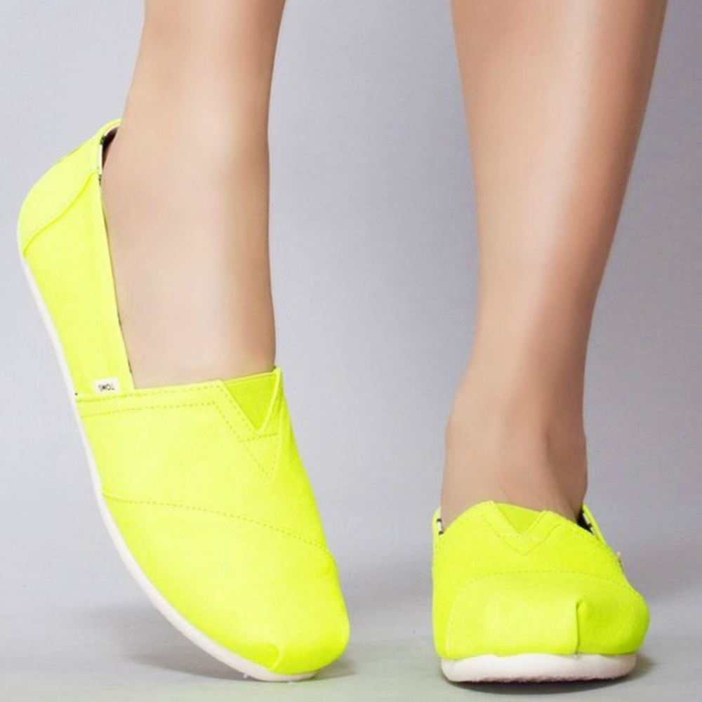 NIB Toms Alpargata Vivid Canvas Slip On Flats Loafers Neon Yellow 8.5 39 - Picture 2 of 12
